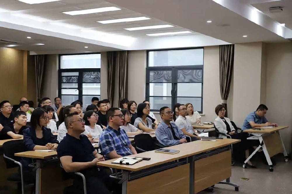 公司全体员工培训课程拉开序幕